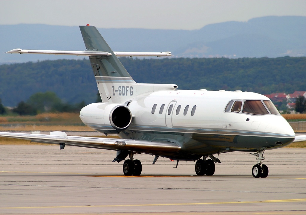 BAE 125 (Hawker 800А) 