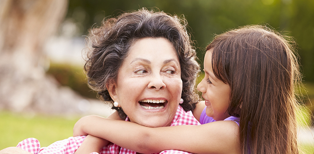 Ребенок, воспитанный бабушкой: 5 типов бабушек и их влияние на внуков