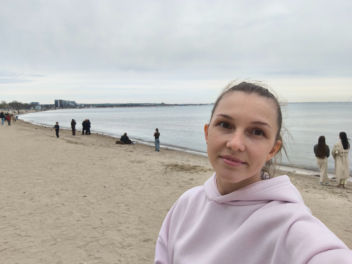 На фоне любимого морюшка