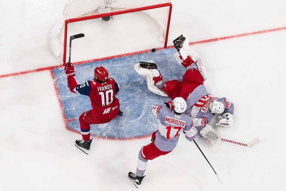    Даже действующему чемпиону "Локомотиву", выбившемув 1/8 финала "Спартак", пришлось непросто. / Фото: РИА Новости