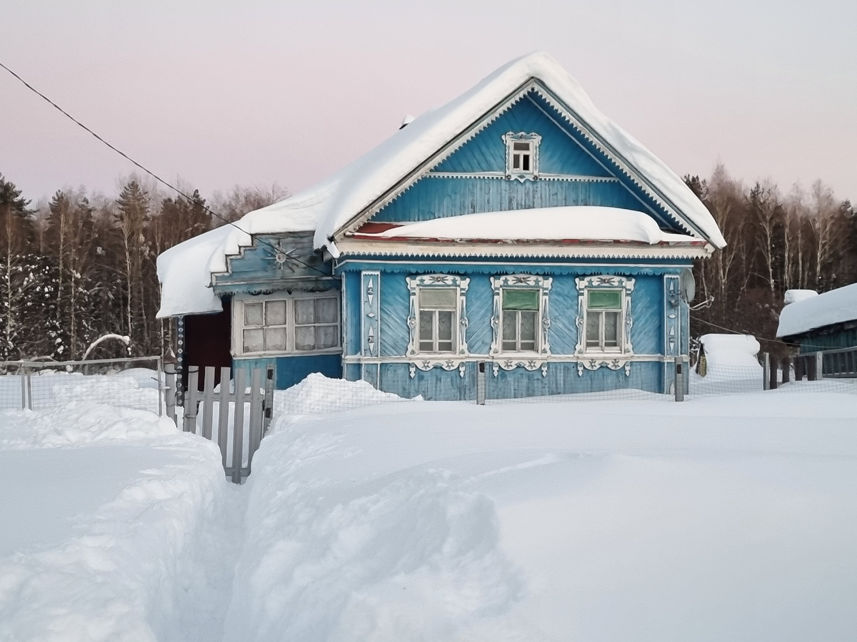 К каникулам муж выкопал проход. 