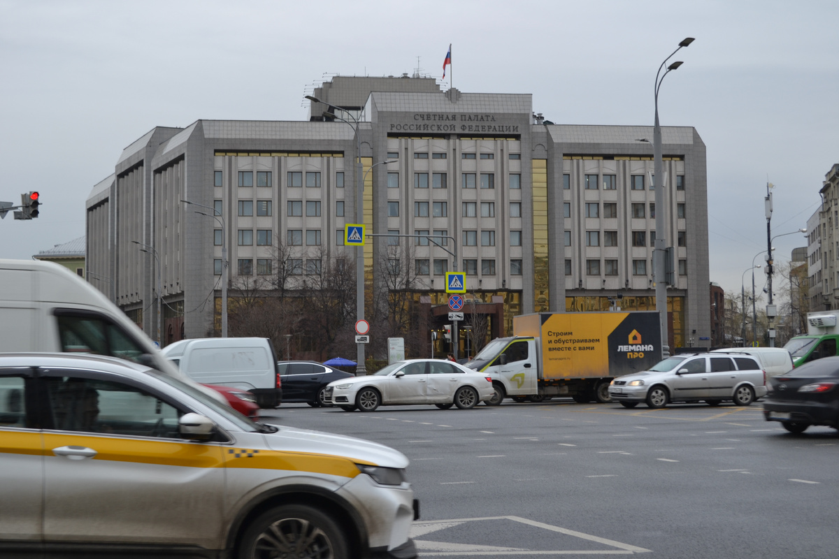 Зубовская площадь. Счётная Палата РФ. Фото автора канала 