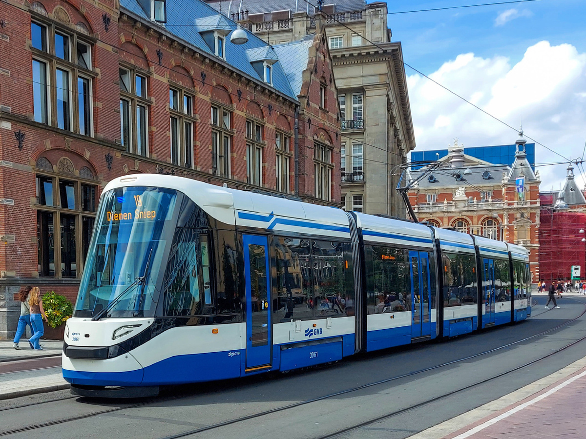 Трамвай в Амстердаме