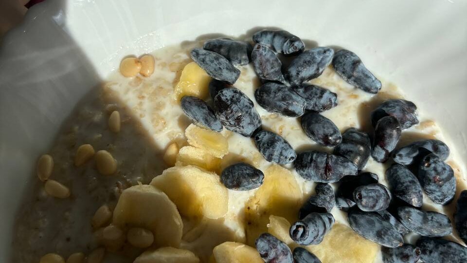 Чем сложнее жизнь — тем проще мои завтраки (и вот что я ем)