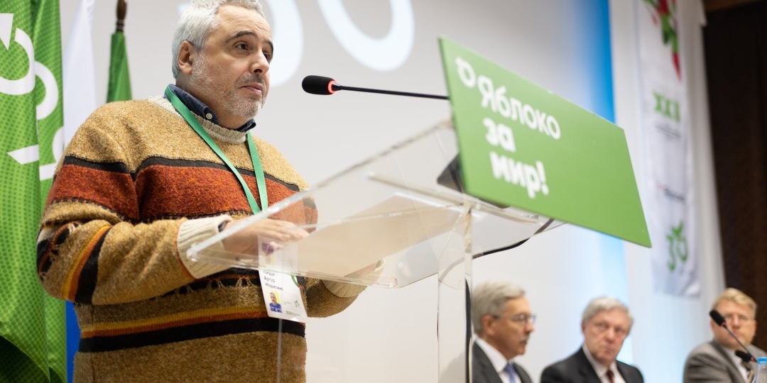 Депутат от «Яблока» Артур Гайдук оштрафован «за демонстрацию экстремистской символики». Это политическое давление