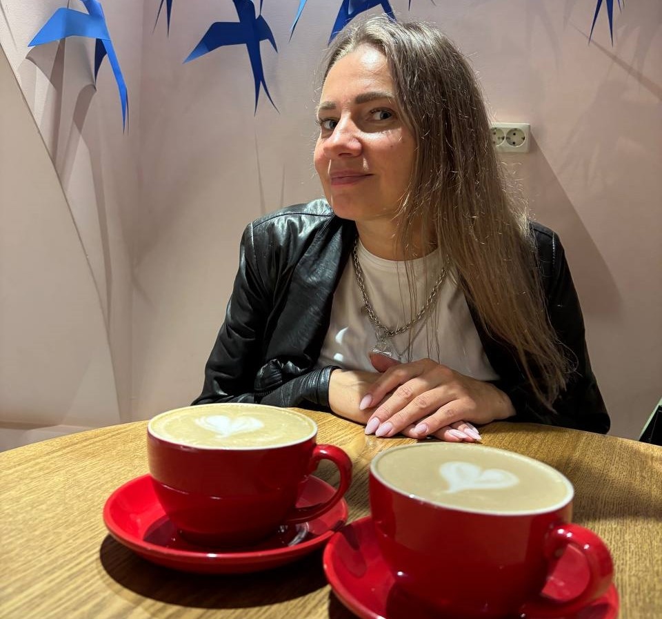 На фото автор Дзен-канала, Ирина Князева, карьерный консультант №1 по мнению ведущего отраслевого сервиса HRTIME.