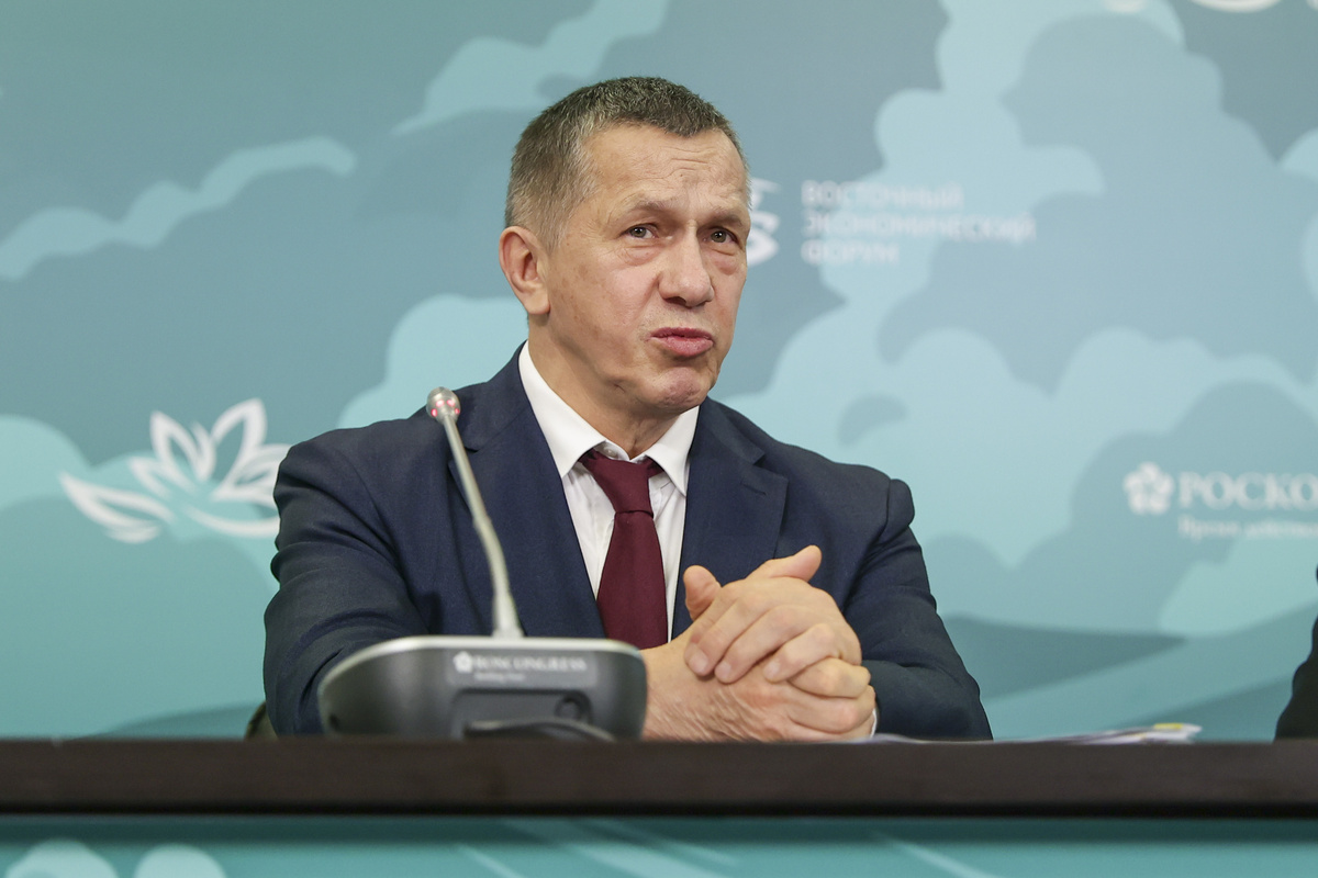 Полпред президента дал МЧС право отменять нормативные акты в условиях стихии.  Фото: Фото: ФедералПресс / Иван Кабанов