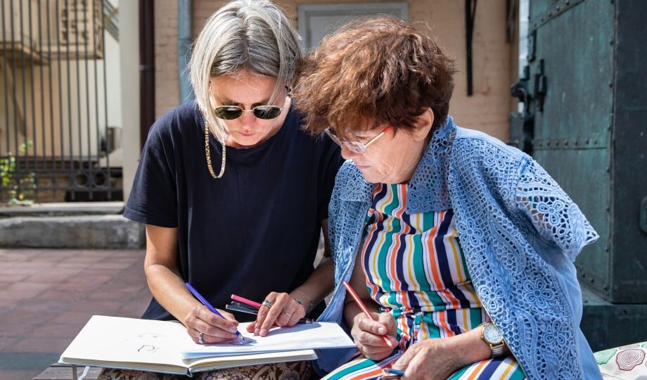 Льготы для части пенсионеров от 60 лет в ряде регионов: условия оформления и нужные документы