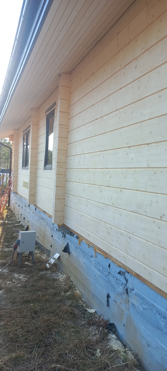 Готовая отшлифованная сторона дома.