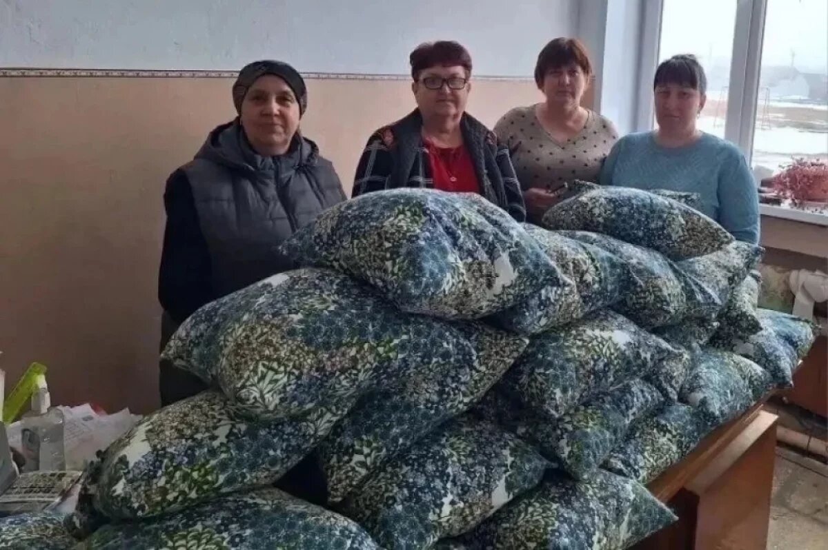    Женщины Самойловского района шьют необходимые вещи для госпиталя