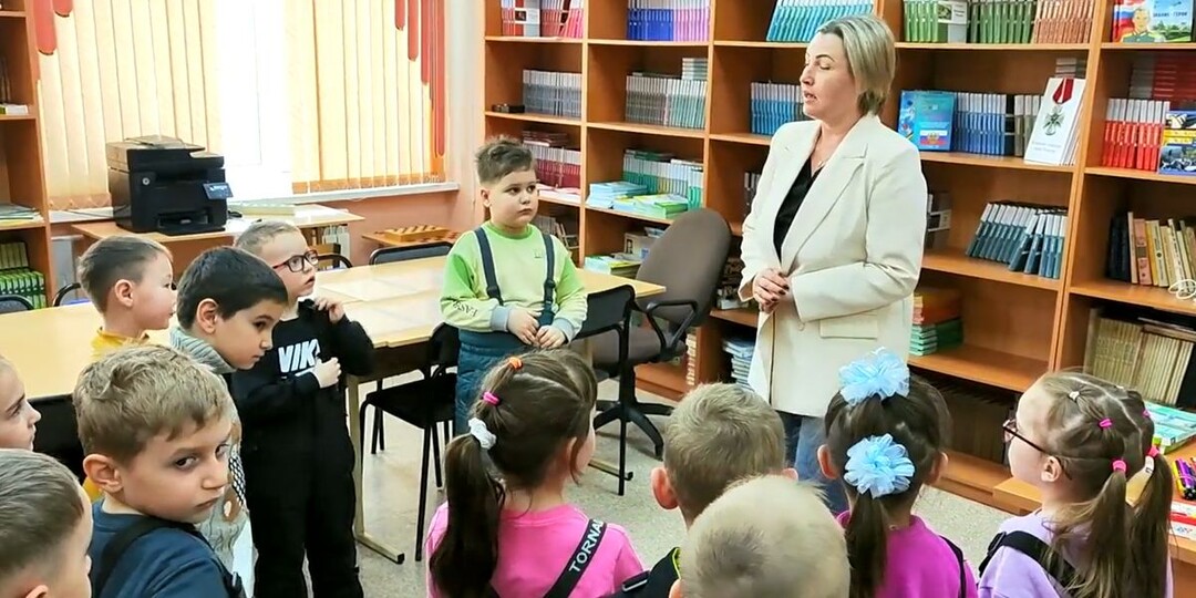 Будущие первоклассники в Омсукчане посетили школу