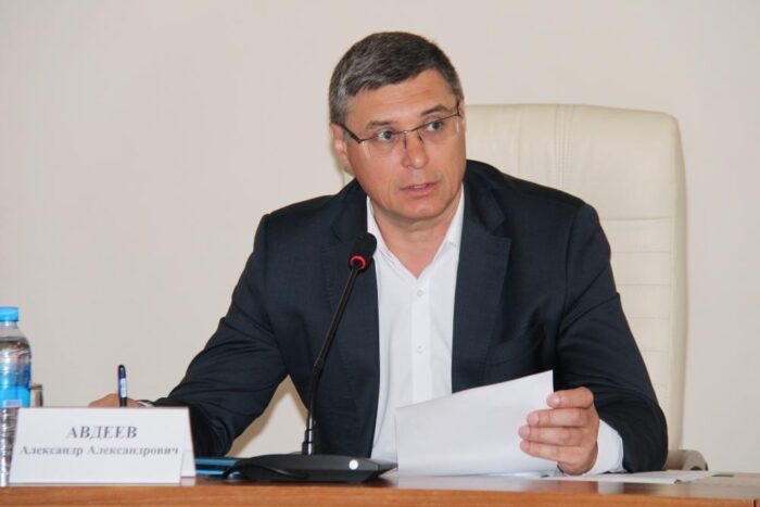 В истории с назначением мэра Владимира губернатор явно что-то не договаривает