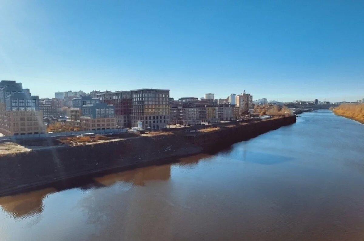    Молодой человек сорвался с Профсоюзного моста в Туру