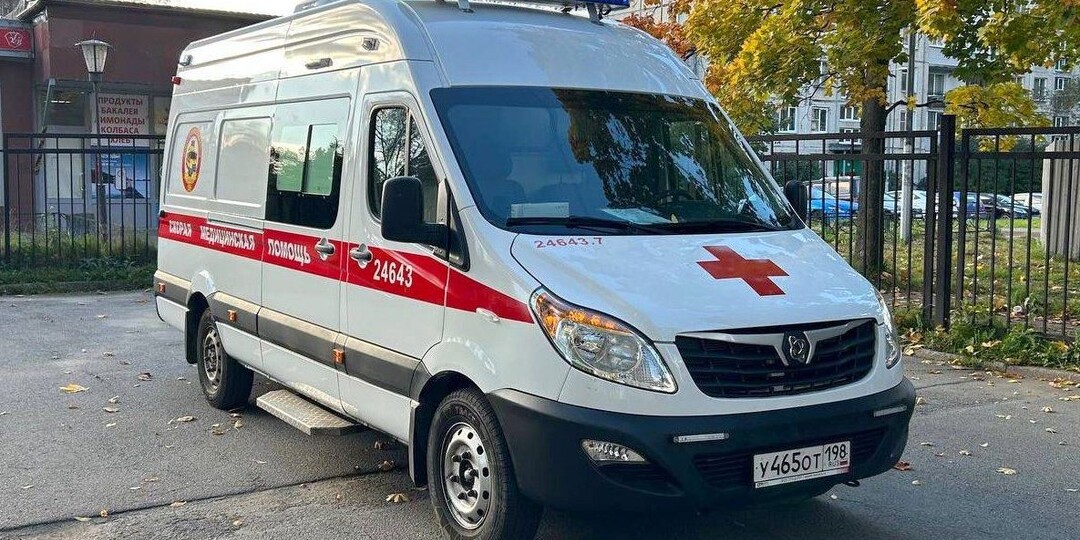 Два человека пострадали при падении обломков беспилотников в Ленобласти