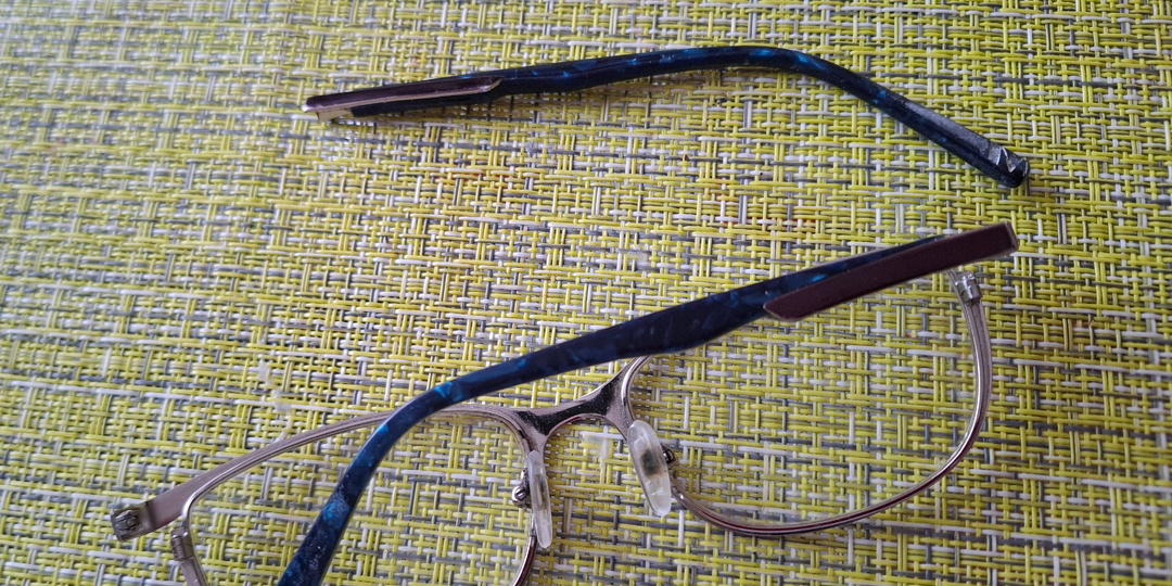 Сломала очки