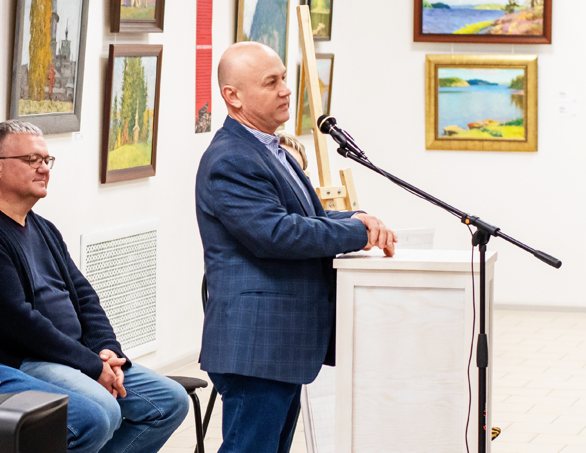 Игорь Панов на вернисаже РУССКИЙ СЕВЕР в Музее Актуального Реализма 20 марта 2026 г. Фото А.Яновский