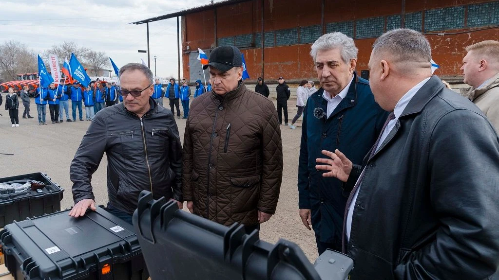     Жители Оренбуржья собрали 40 тонн гуманитарной помощи бойцам СВО. Фото предоставлено партией «Единая Россия».