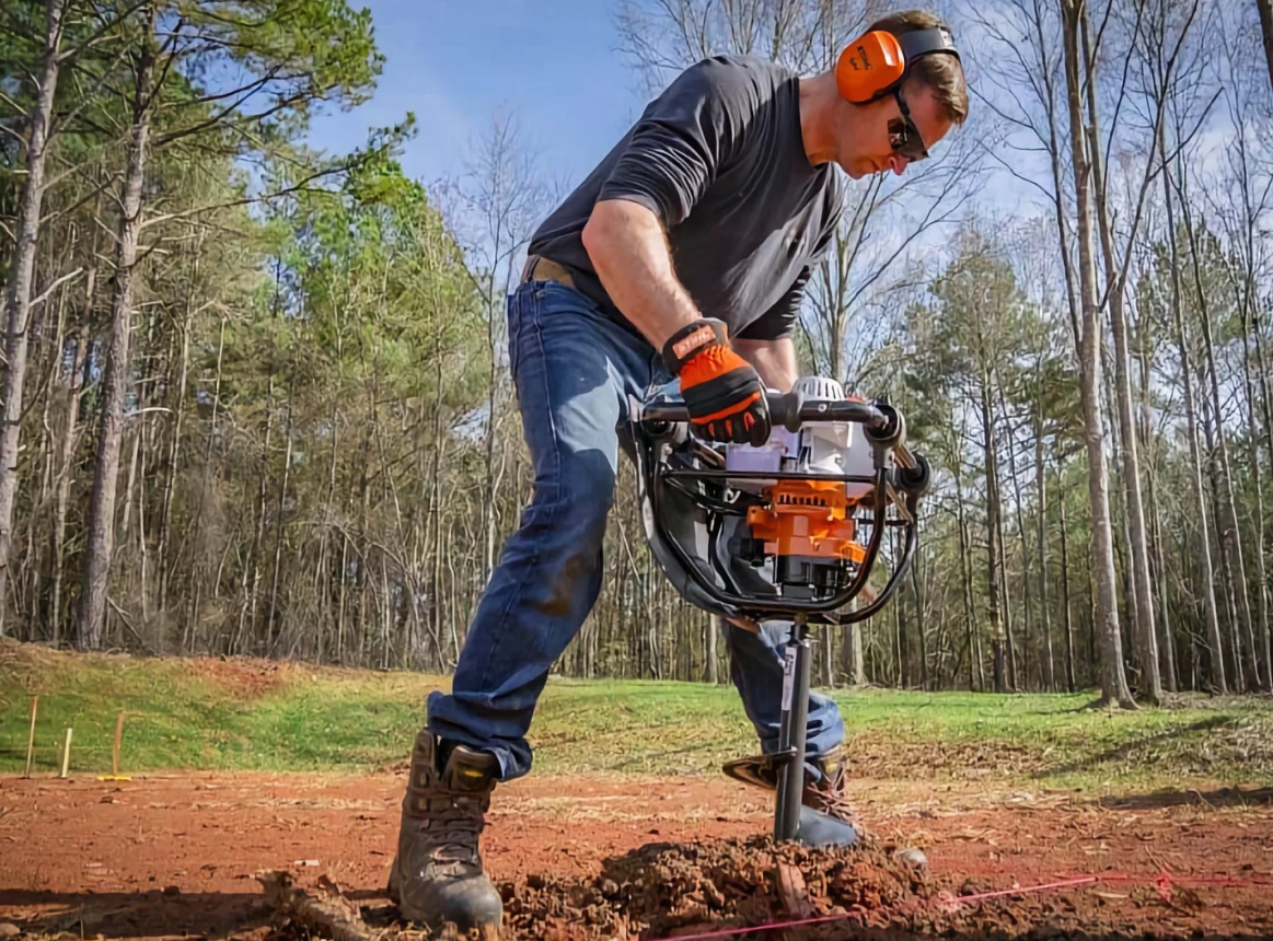 Бензиновый мотобур. Источник изображения: https://www.protoolreviews.com/