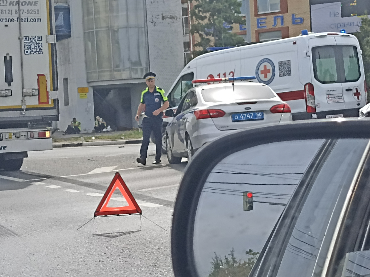 Фото моё. Лето 2024 года, трагическое ДТП на нашем перекрёстке