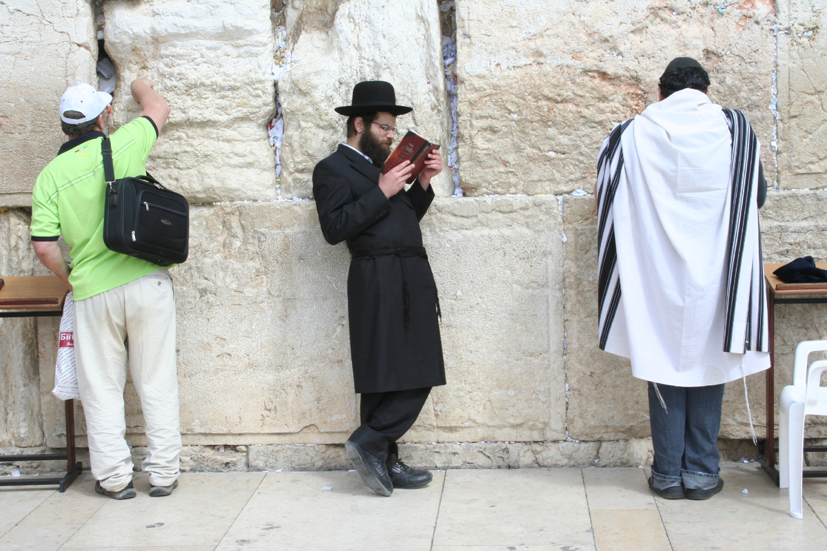 Евреи у Стены Плача: молиться поздно - не поможет!