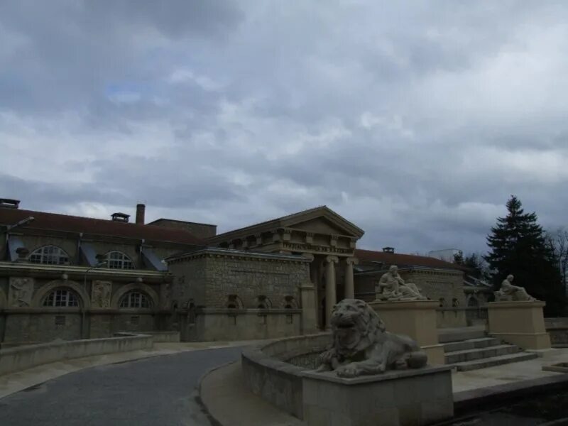 Грязелечебница снаружи