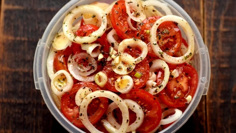 Закуска из помидоров