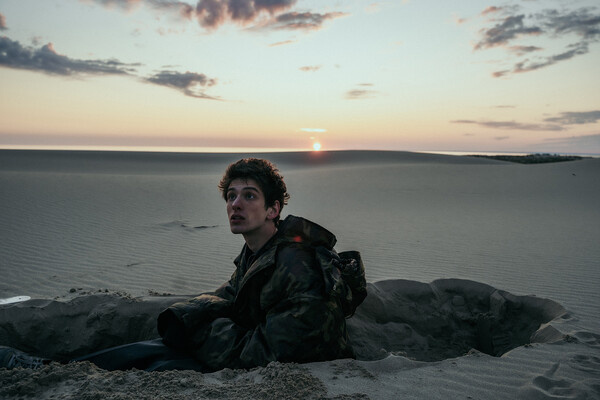    Марк Эйдельштейн в кадре из фильма «Космос засыпает» (2026) / Пресс-служба кинопрокатной компании «Вольга»