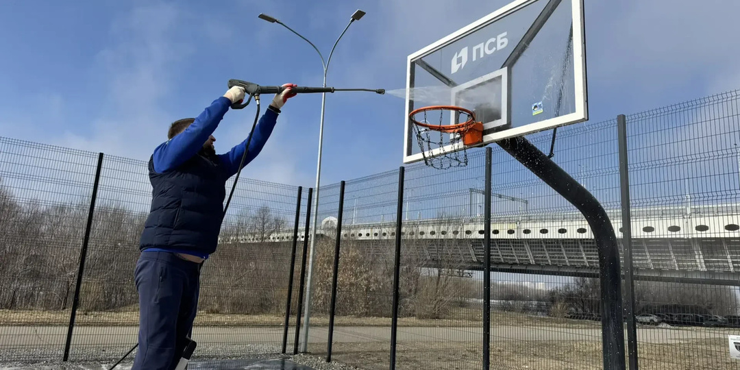 В Омске готовят к открытию Центр уличного баскетбола