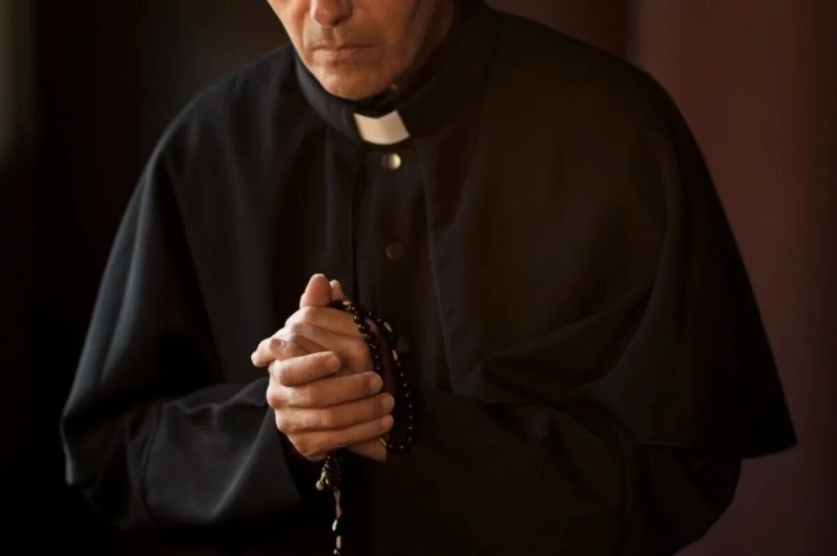    В Кормиловском районе осудили организатора запрещенных проповедей