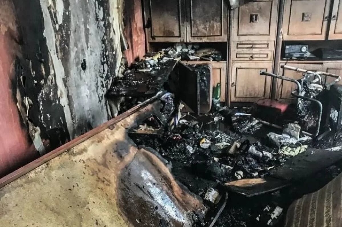    Мужчину без сознания вынесли из горящей квартиры в Севастополе