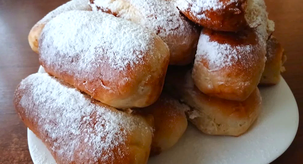 🥮 Нежнейшие булочки со сгущенкой, таящие во рту! Просто пальчики оближешь! 🥮