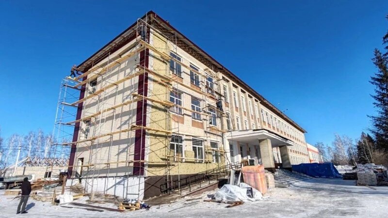    Продолжается капитальный ремонт школ в Алтайском крае. Фото предоставлено пресс-службой партии «Единая Россия».