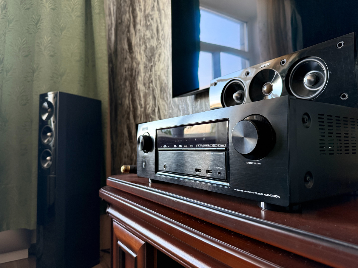 Ресивер Denon AVR-X1300W, акустика Jamo S606