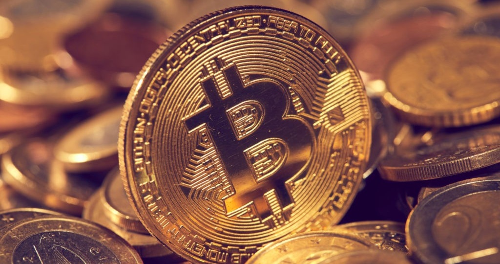 Биткоин упал из-за угроз Трампа