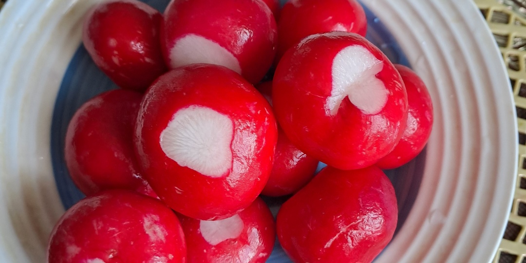 Секрет «битого» редиса: как удивить гостей на майские