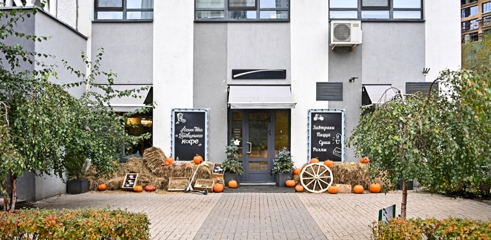     Более 1,8 тыс. нежилых помещений оборудовали на первых этажах новостроек по реновации со старта программы – мэр