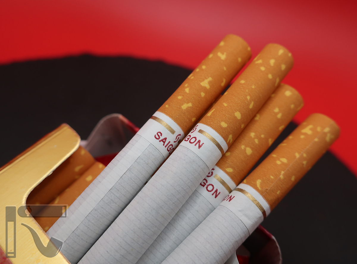 Сигареты Saigon Red. Фото: © канал "Уголок Курильщика"