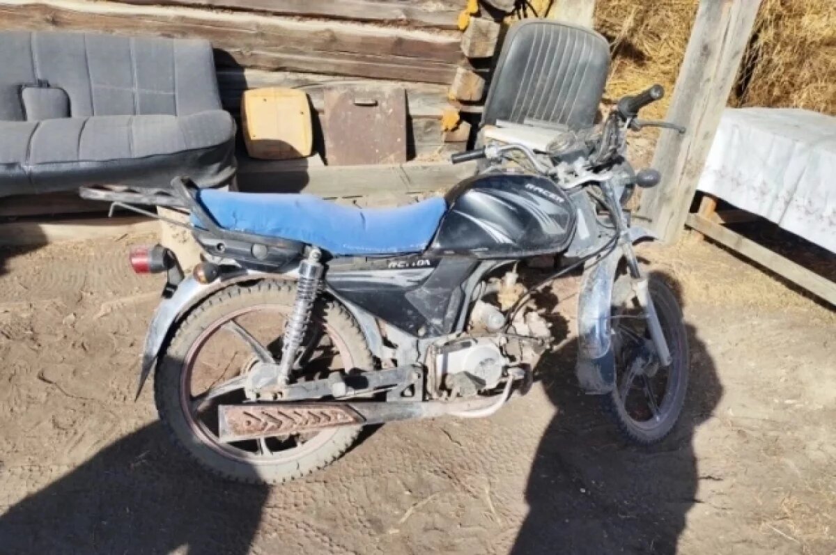    На Алтае 10-летний мальчик серьезно повредил ногу в спицах мотоцикла