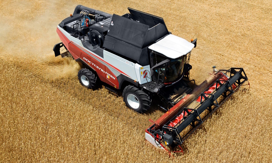 За счет чего комбайн RSM 161 выдает 36 тонн зерна в час?