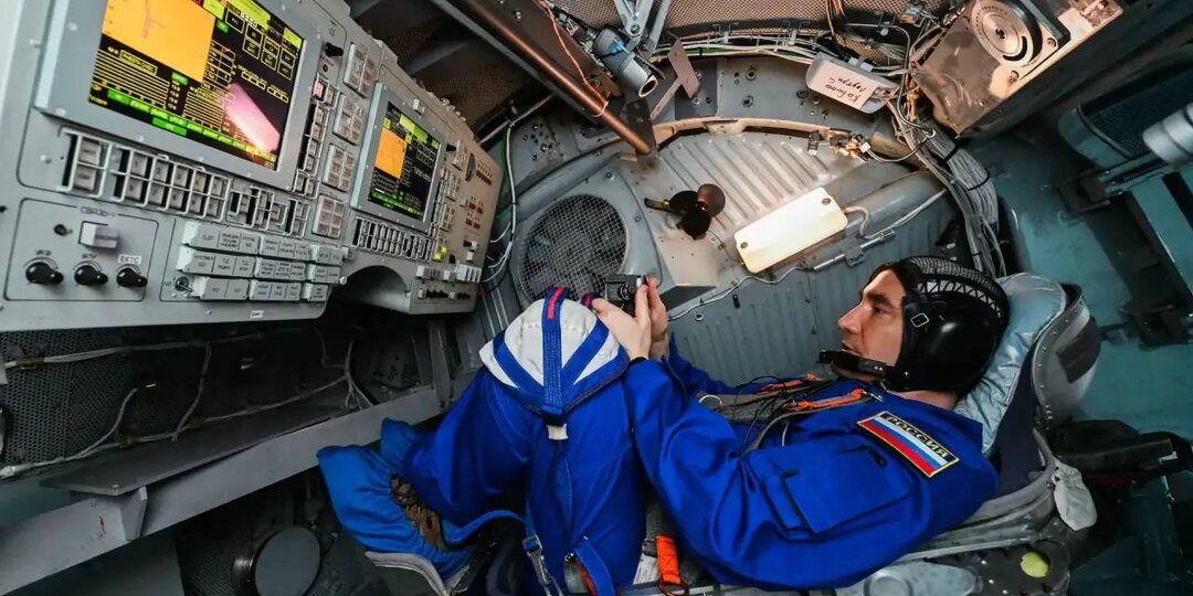 Основной экипаж МКС-75 выполнил ручной управляемый спуск