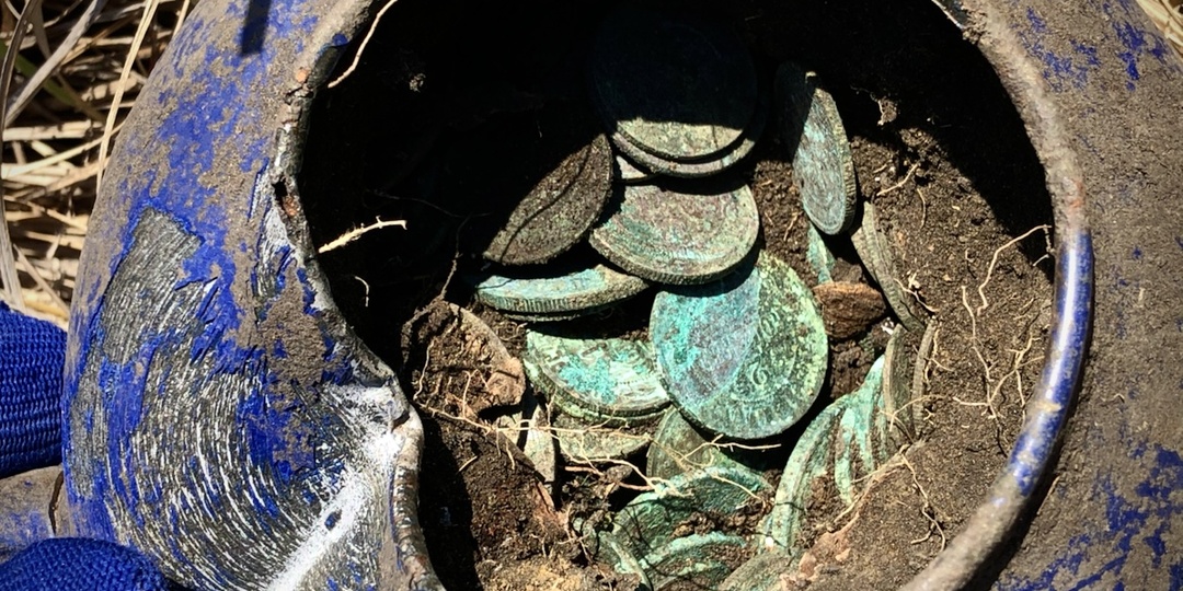 Тайна выселок на краю озера: синий чайник или история клада с продолжением