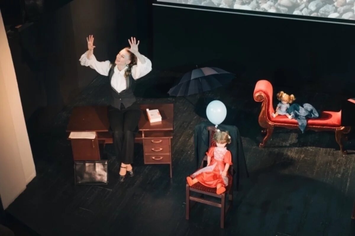    Диалог с абсурдом и исповедь поэта.