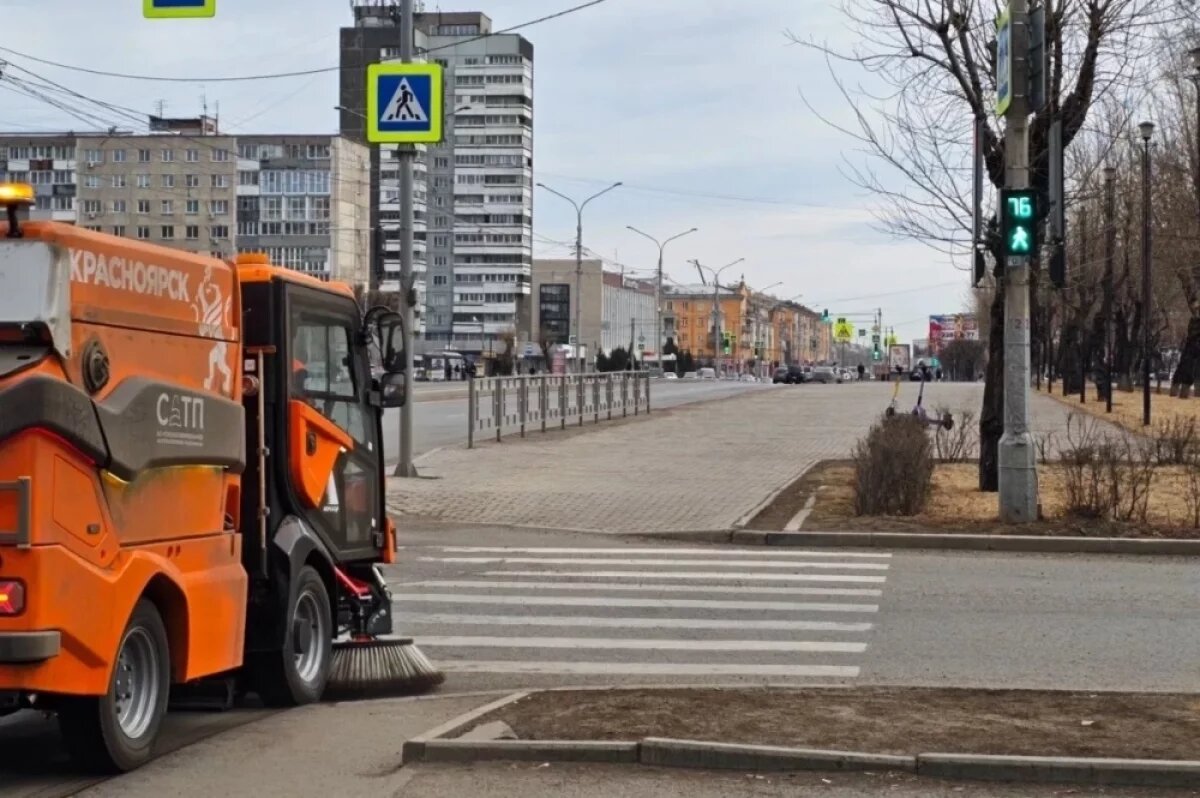    Первая новая дорожная техника приступила к уборке Красноярска