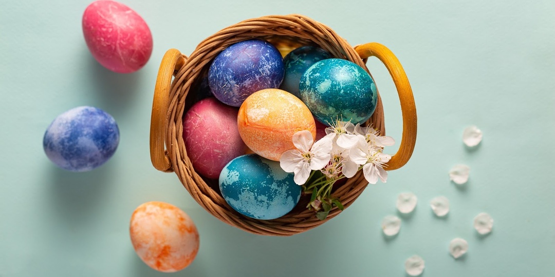 Как и чем покрасить яйца на Пасху