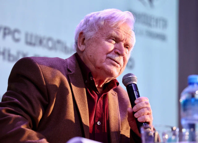 Ученик Герасимова. Известный артист провел встречу с земляками своего мастера