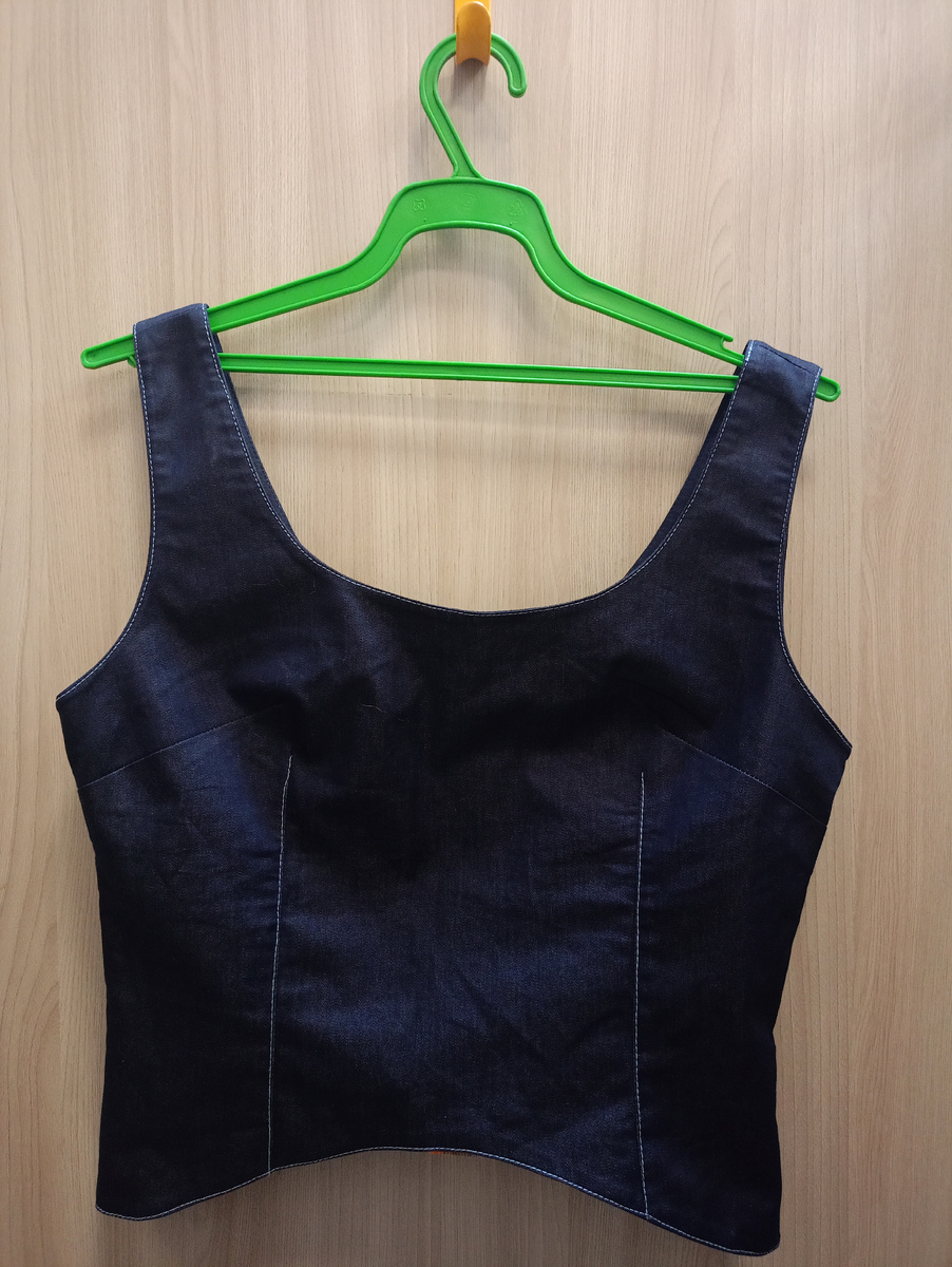 Впереди обычная классика, но вот сзади... 