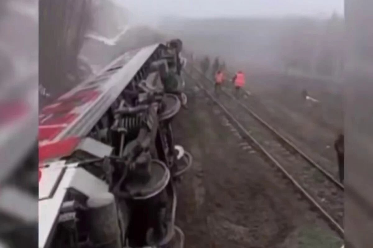    Вагоны на боку: в группе «Демо» раскрыли детали ЧП с поездом у Ульяновска