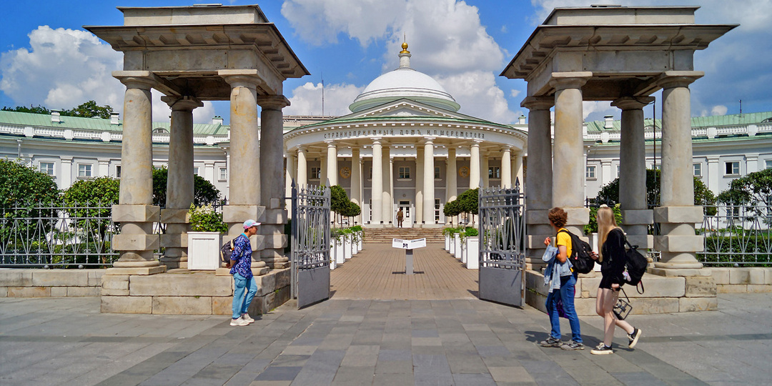 «Город на память». 1049. Сухаревка. Шереметевская больница, Склиф