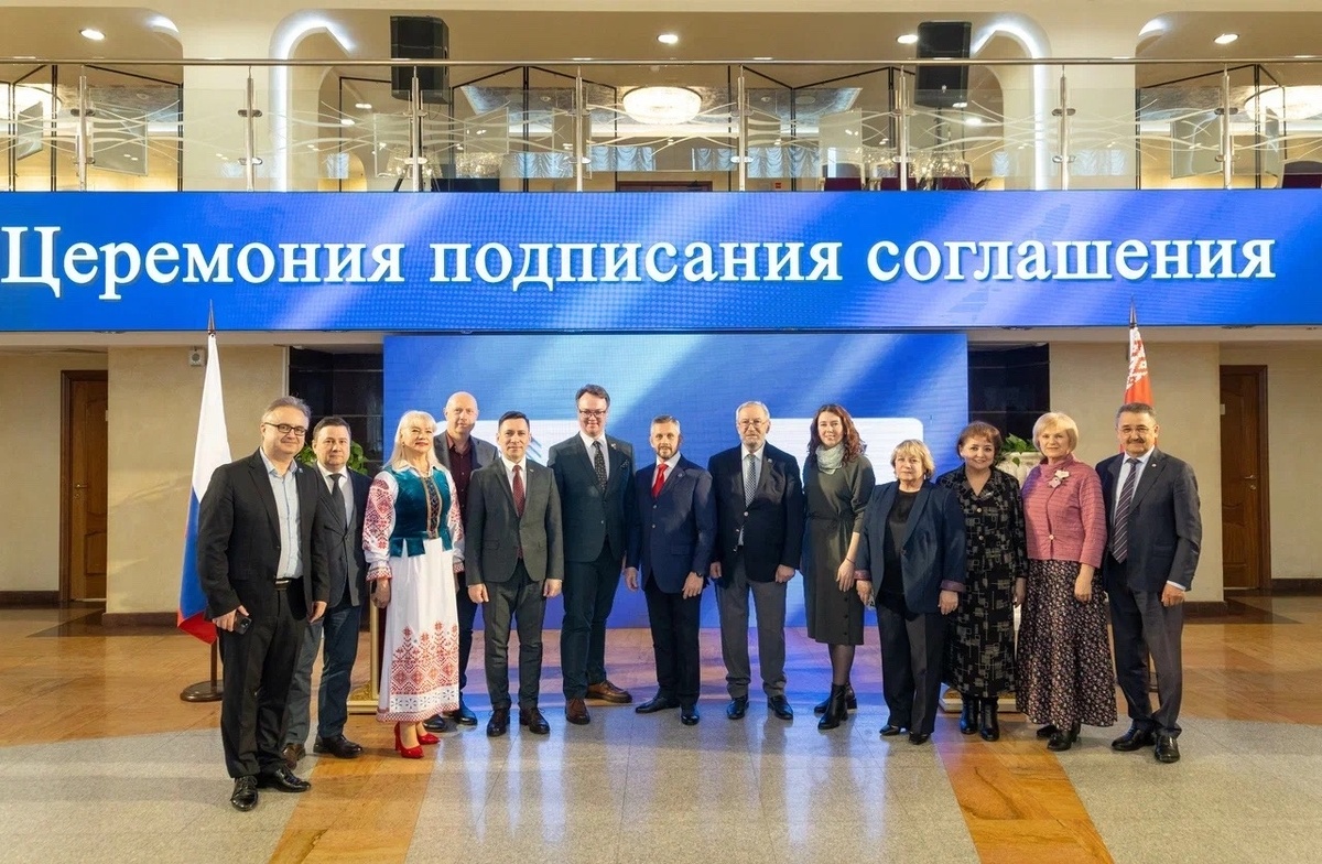    В Сургуте отметили 30-летие Дня единения народов России и Беларуси