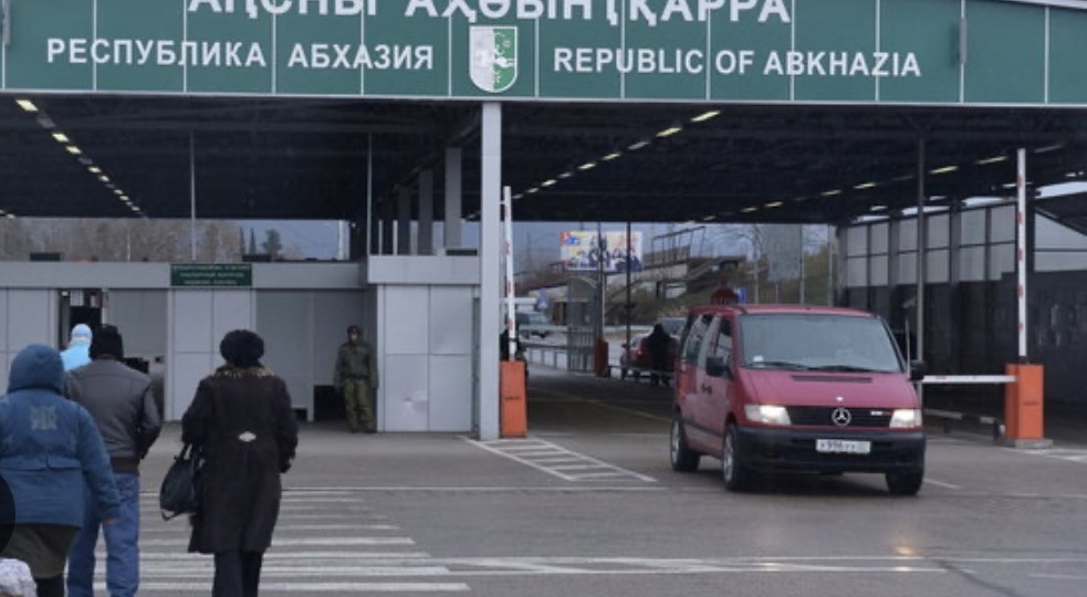 Переезжаю в Адлер, буду гонять в Абхазию и к Алану в гости.